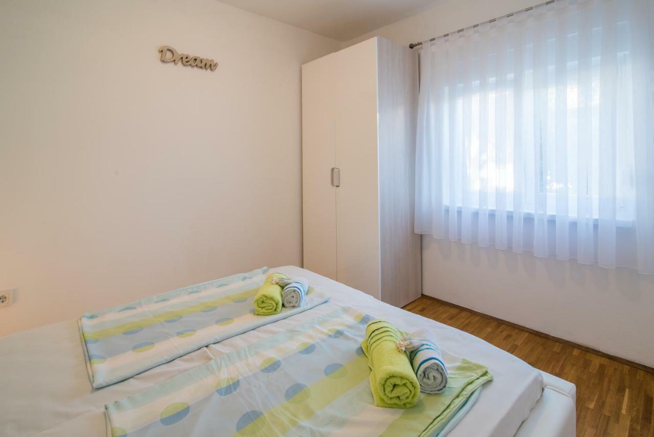 Apartments Braut Krk Крк Экстерьер фото