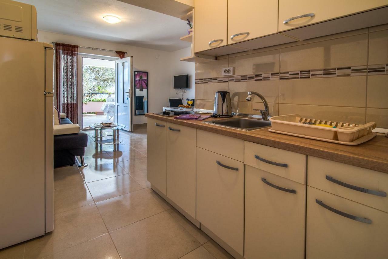 Apartments Braut Krk Крк Экстерьер фото