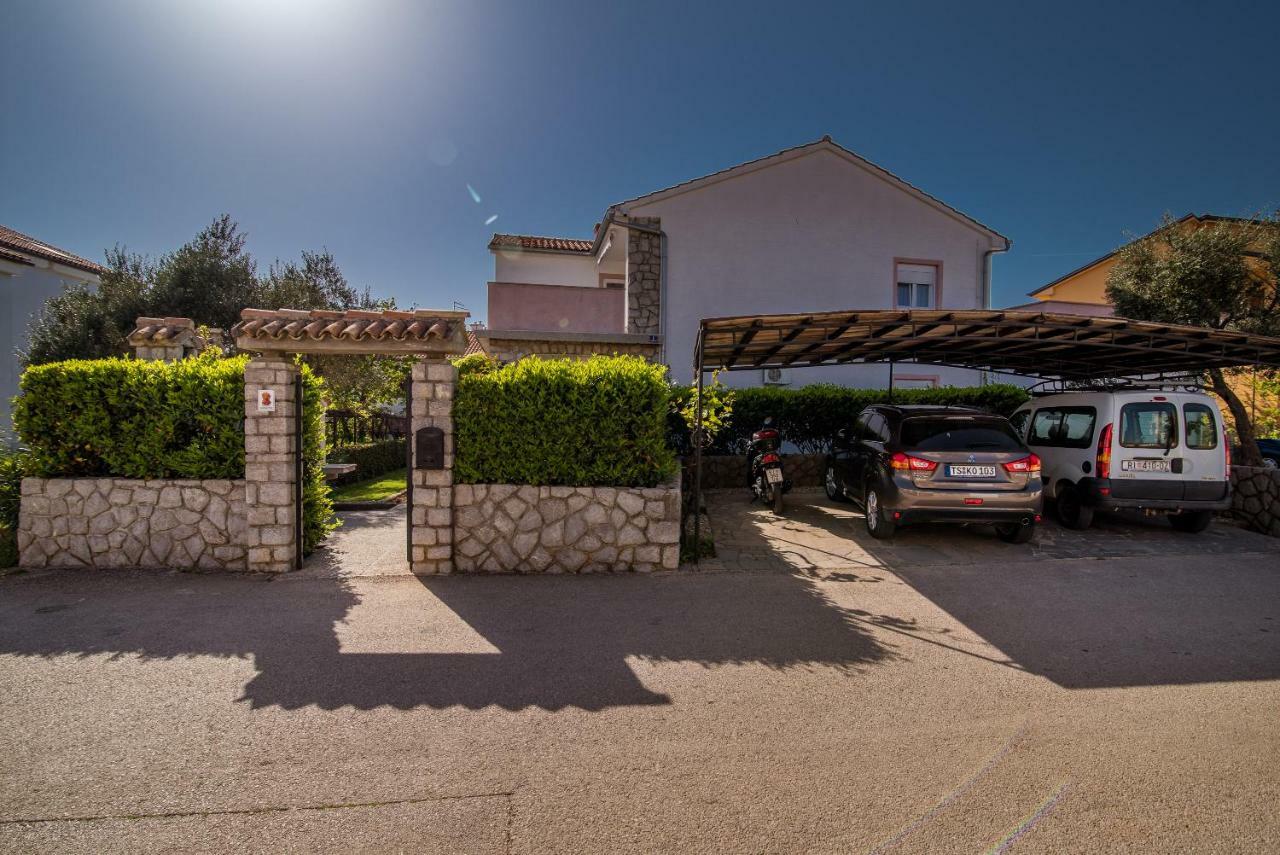 Apartments Braut Krk Крк Экстерьер фото